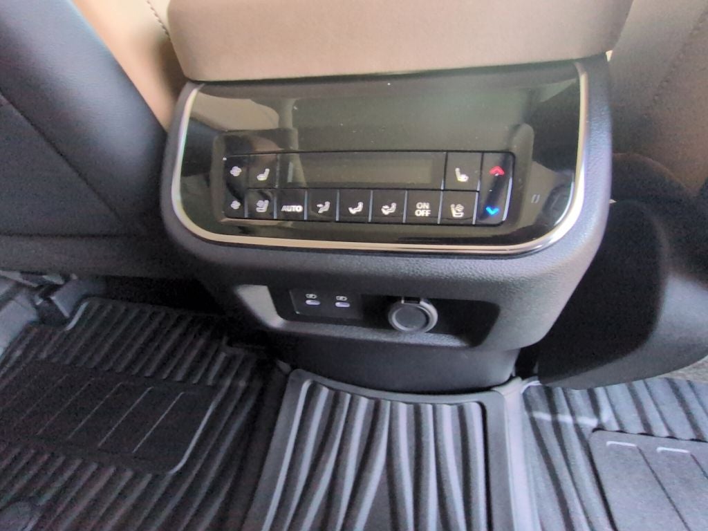 2027 INFINITI QX80 Luxe 4WD