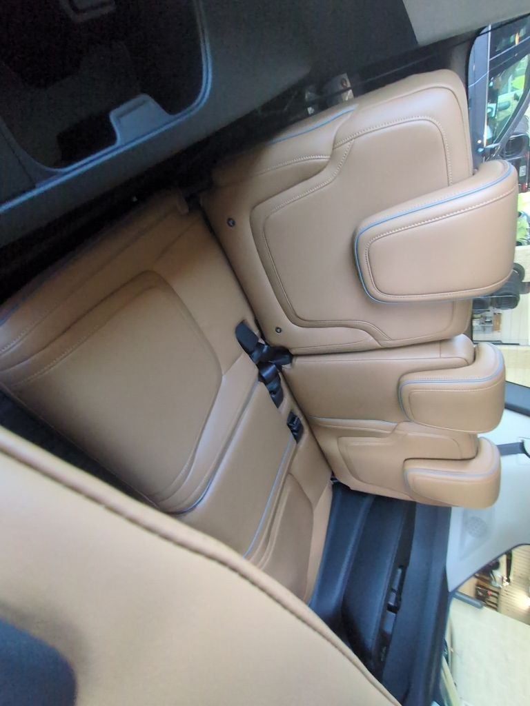 2027 INFINITI QX80 Luxe 4WD