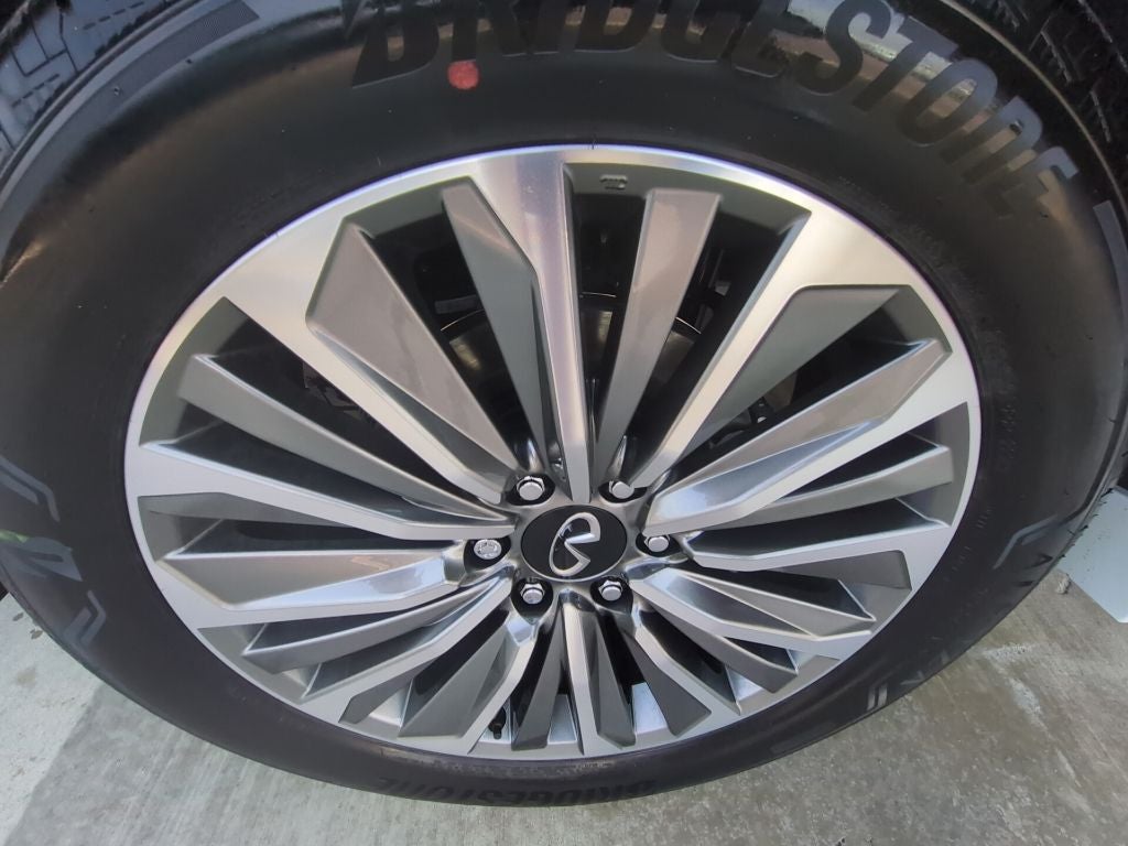 2027 INFINITI QX80 Luxe 4WD
