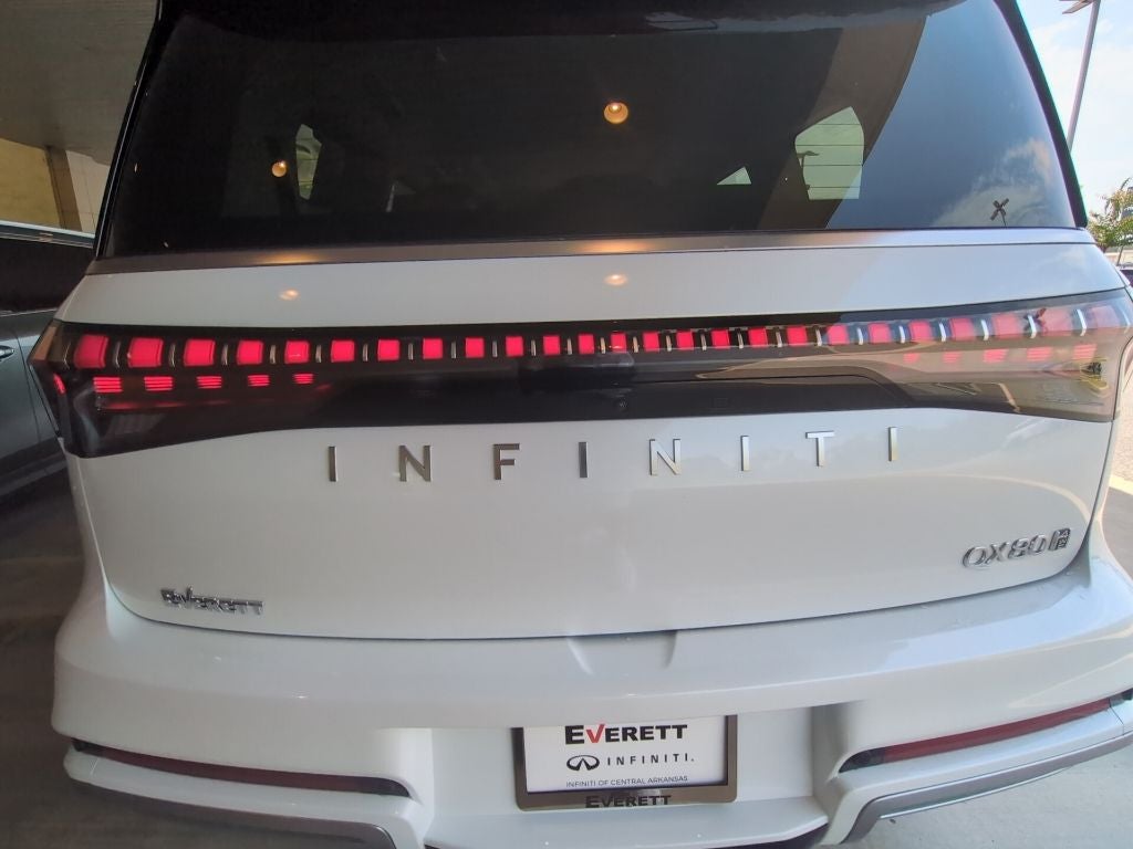 2027 INFINITI QX80 Luxe 4WD