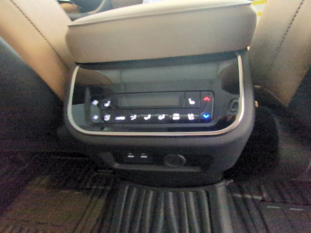 2027 INFINITI QX80 Luxe 4WD