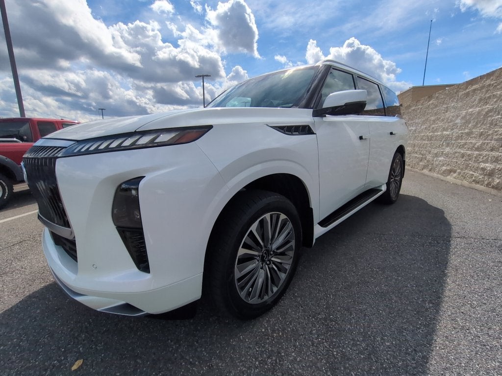 2027 INFINITI QX80 Luxe 4WD