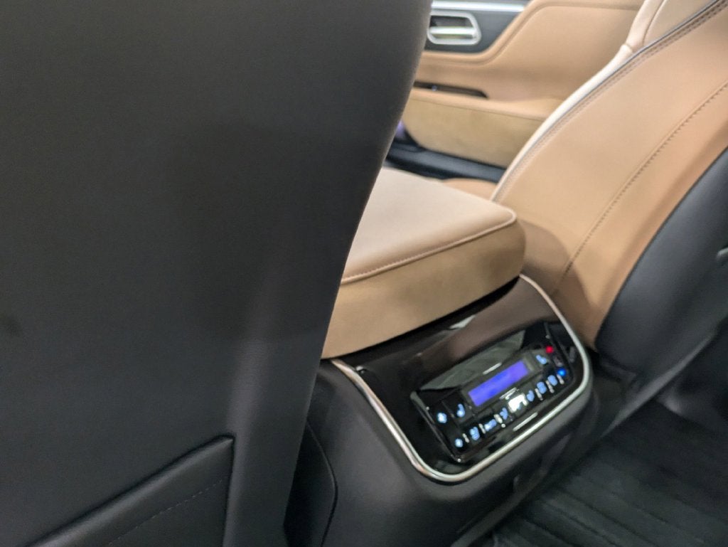 2025 INFINITI QX80 Sensory 4WD