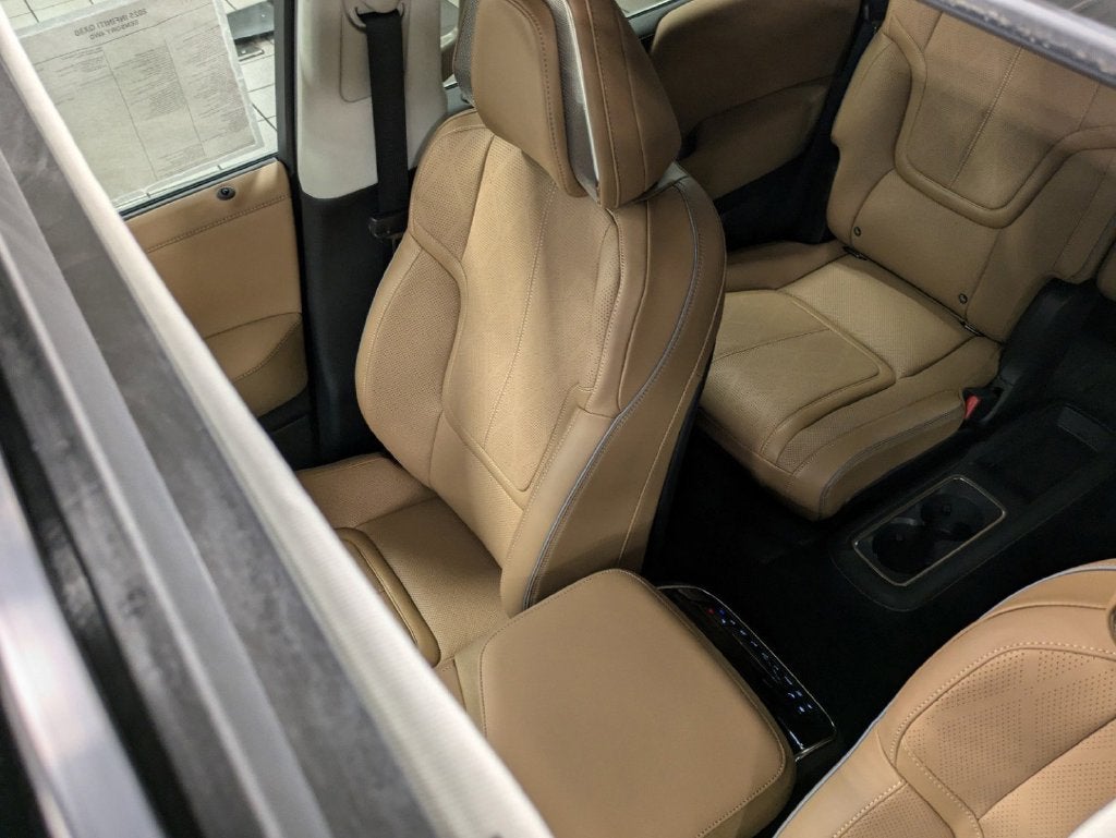 2025 INFINITI QX80 Sensory 4WD