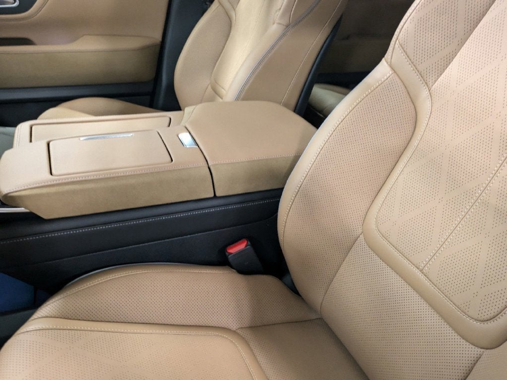 2025 INFINITI QX80 Sensory 4WD