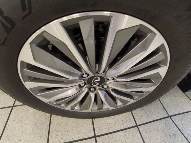 2025 INFINITI QX80 Sensory 4WD