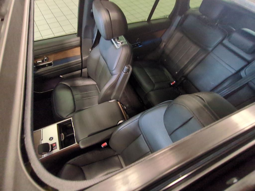 2025 Land Rover Range Rover SE