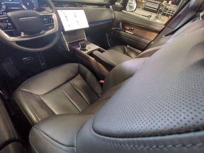 2025 Land Rover Range Rover SE