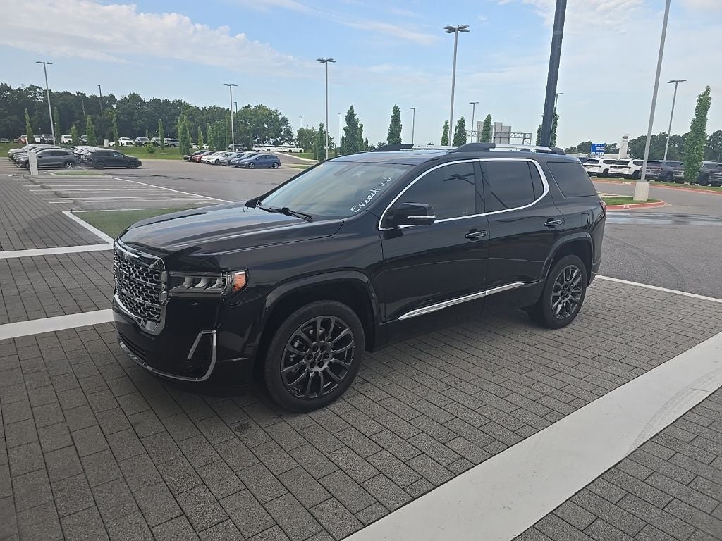 2023 GMC Acadia Denali