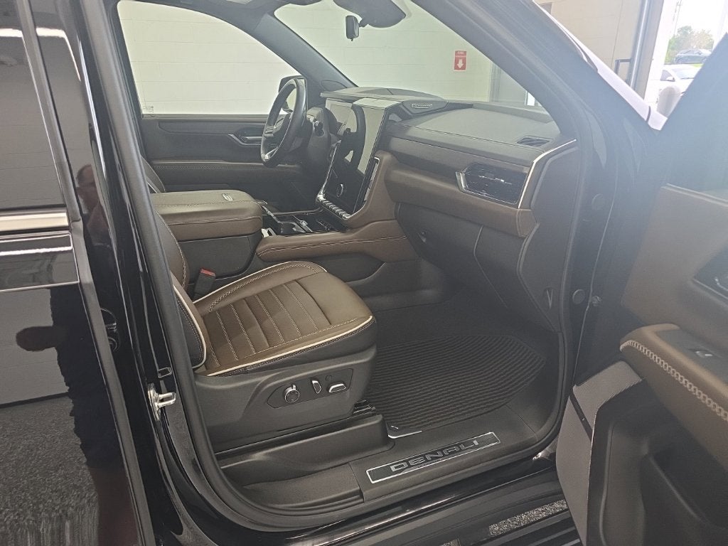 2025 GMC Yukon Denali Ultimate
