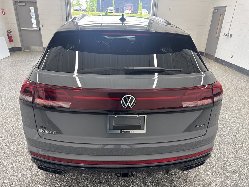 2026 Volkswagen Atlas Cross Sport 2.0T SEL R-Line Black