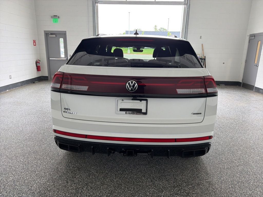 2026 Volkswagen Atlas Cross Sport 2.0T SEL R-Line Black