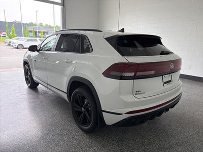 2026 Volkswagen Atlas Cross Sport 2.0T SEL R-Line Black