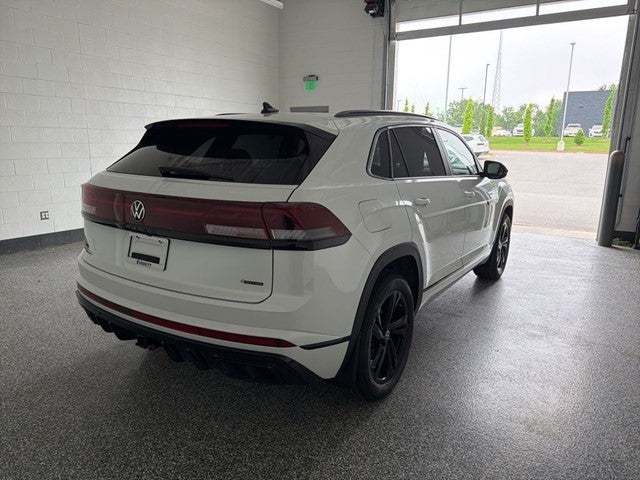 2026 Volkswagen Atlas Cross Sport 2.0T SEL R-Line Black