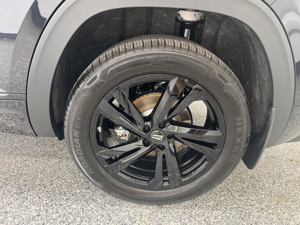 2026 Volkswagen Atlas Cross Sport 2.0T SEL R-Line Black