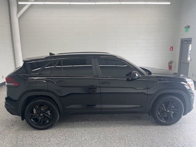 2026 Volkswagen Atlas Cross Sport 2.0T SEL R-Line Black