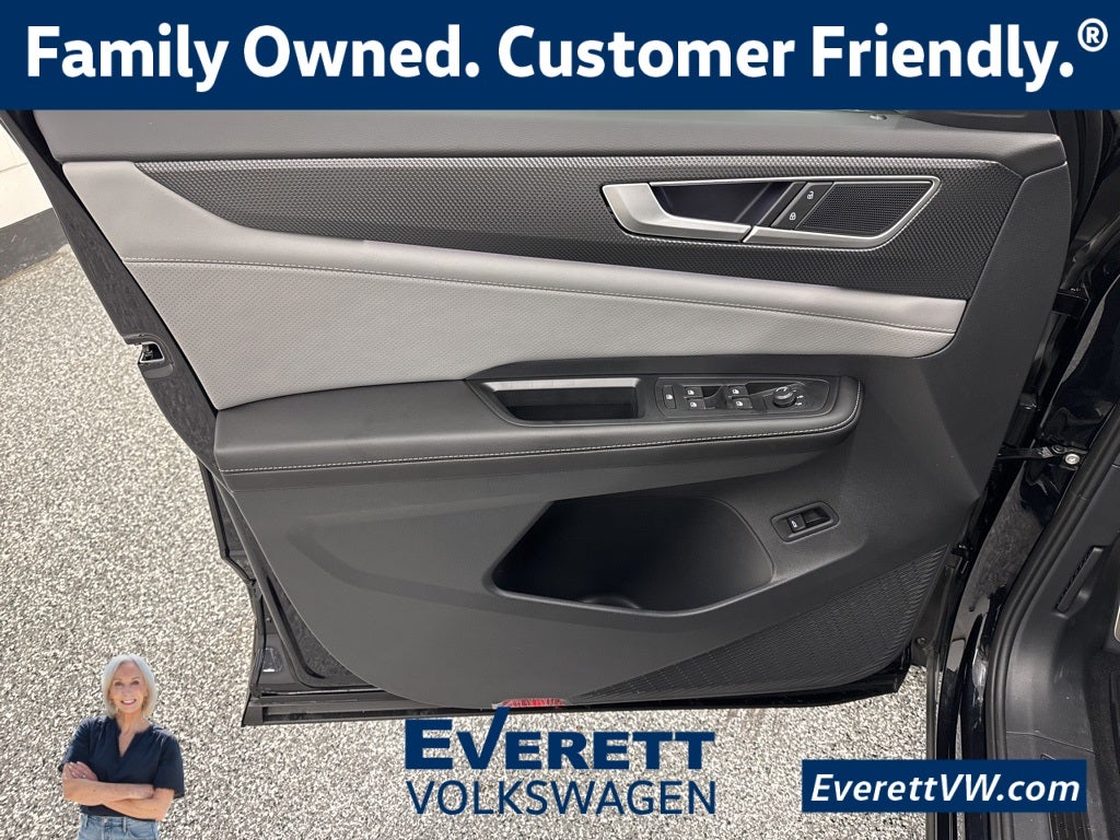 2026 Volkswagen Atlas Cross Sport 2.0T SEL R-Line Black