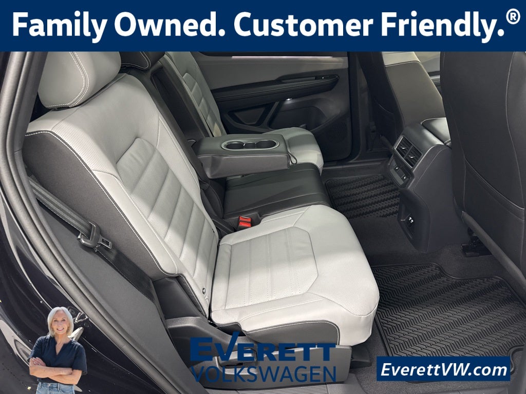 2026 Volkswagen Atlas Cross Sport 2.0T SEL R-Line Black