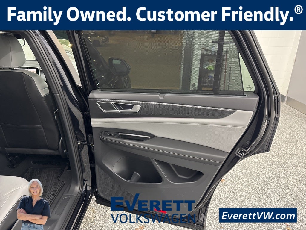 2026 Volkswagen Atlas Cross Sport 2.0T SEL R-Line Black