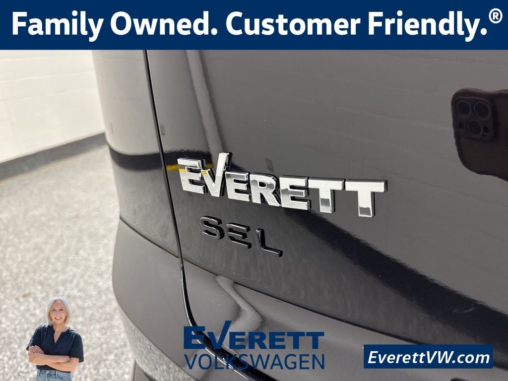 2026 Volkswagen Atlas Cross Sport 2.0T SEL R-Line Black