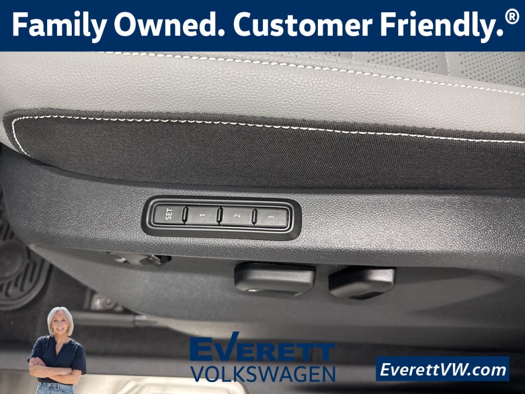 2026 Volkswagen Atlas Cross Sport 2.0T SEL R-Line Black