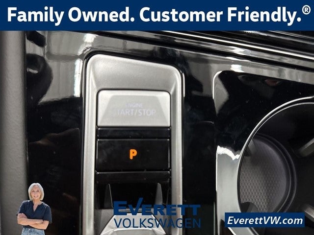 2026 Volkswagen Atlas Cross Sport 2.0T SEL R-Line Black