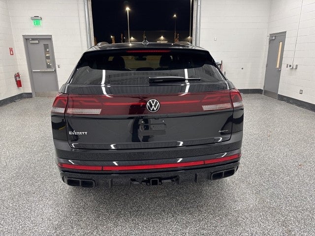 2026 Volkswagen Atlas Cross Sport 2.0T SEL R-Line Black