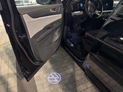 2026 Volkswagen Atlas Cross Sport 2.0T SEL R-Line Black