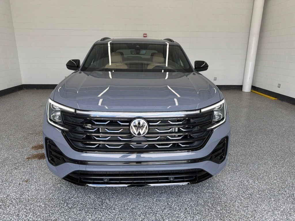 2026 Volkswagen Atlas Cross Sport 2.0T SEL R-Line Black
