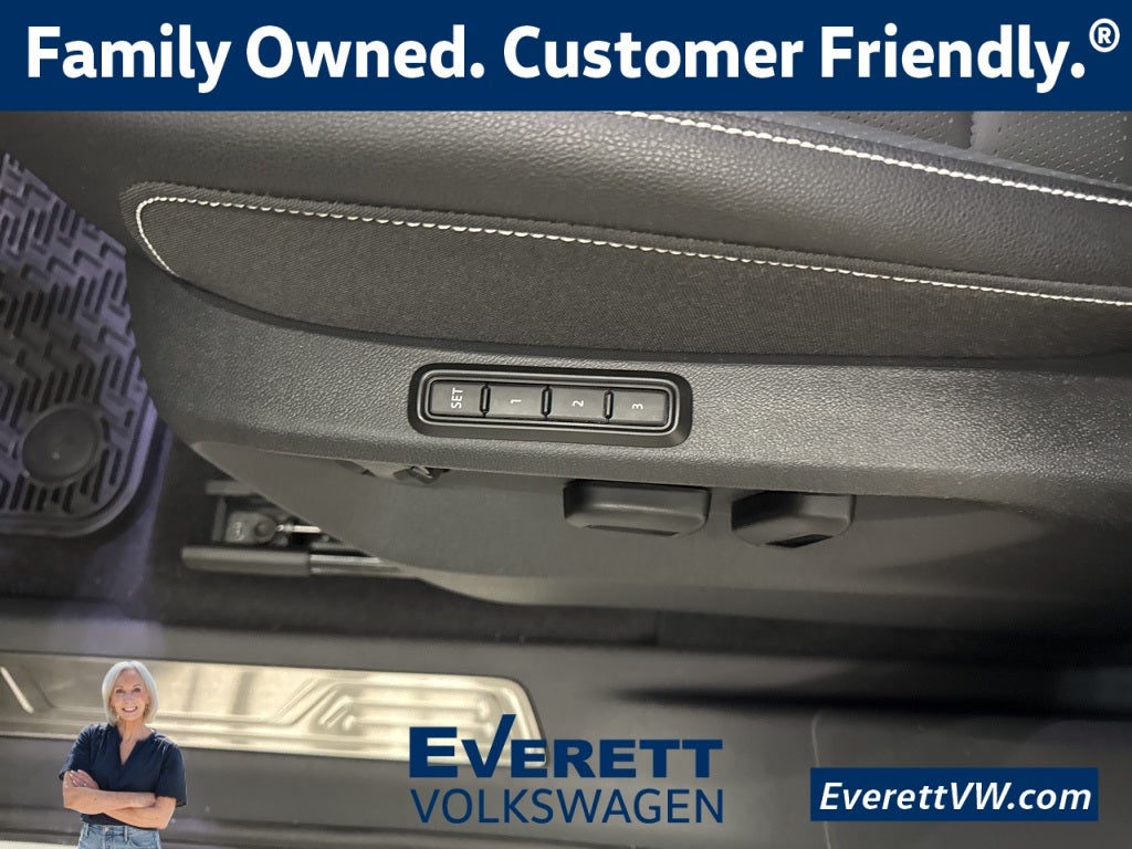 2026 Volkswagen Atlas Cross Sport 2.0T SEL R-Line Black