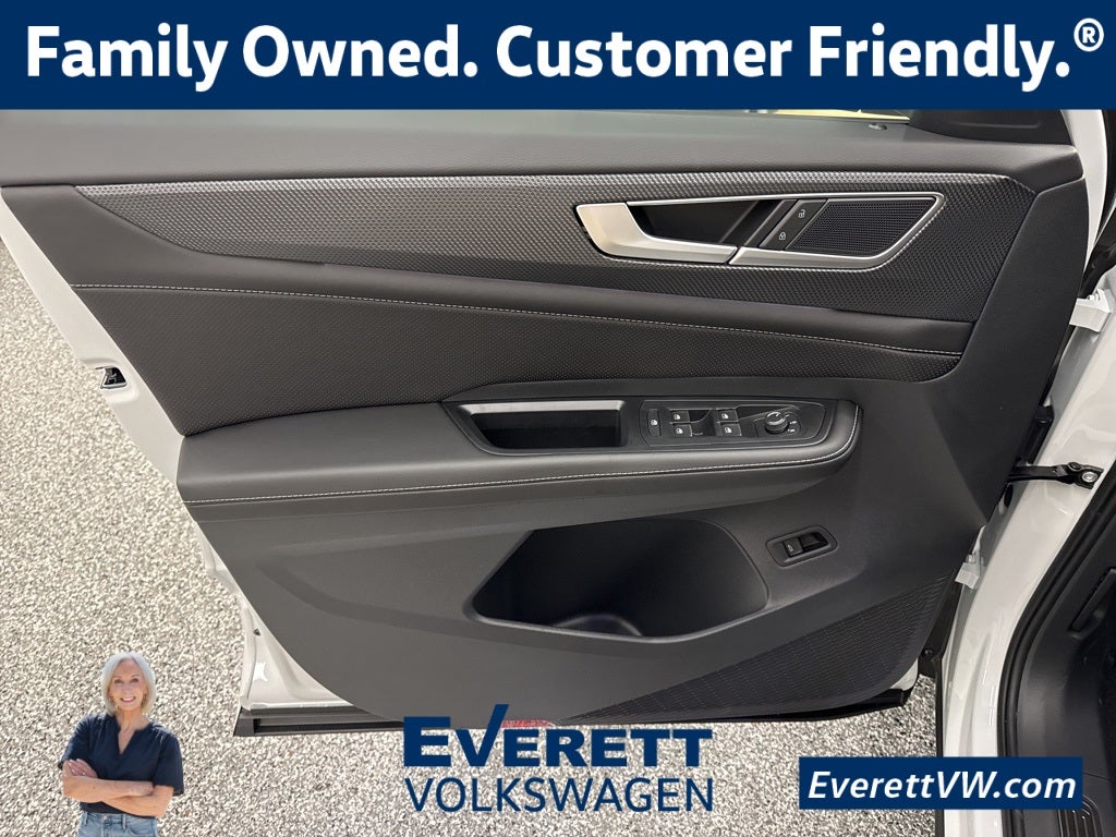 2026 Volkswagen Atlas Cross Sport 2.0T SEL R-Line Black