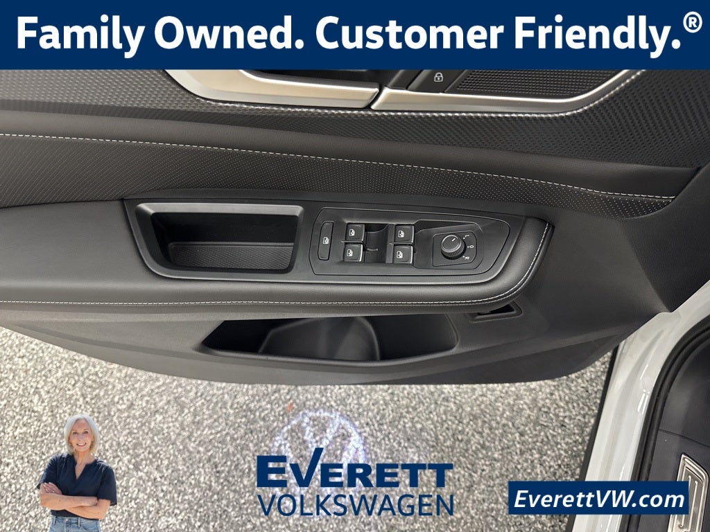 2026 Volkswagen Atlas Cross Sport 2.0T SEL R-Line Black