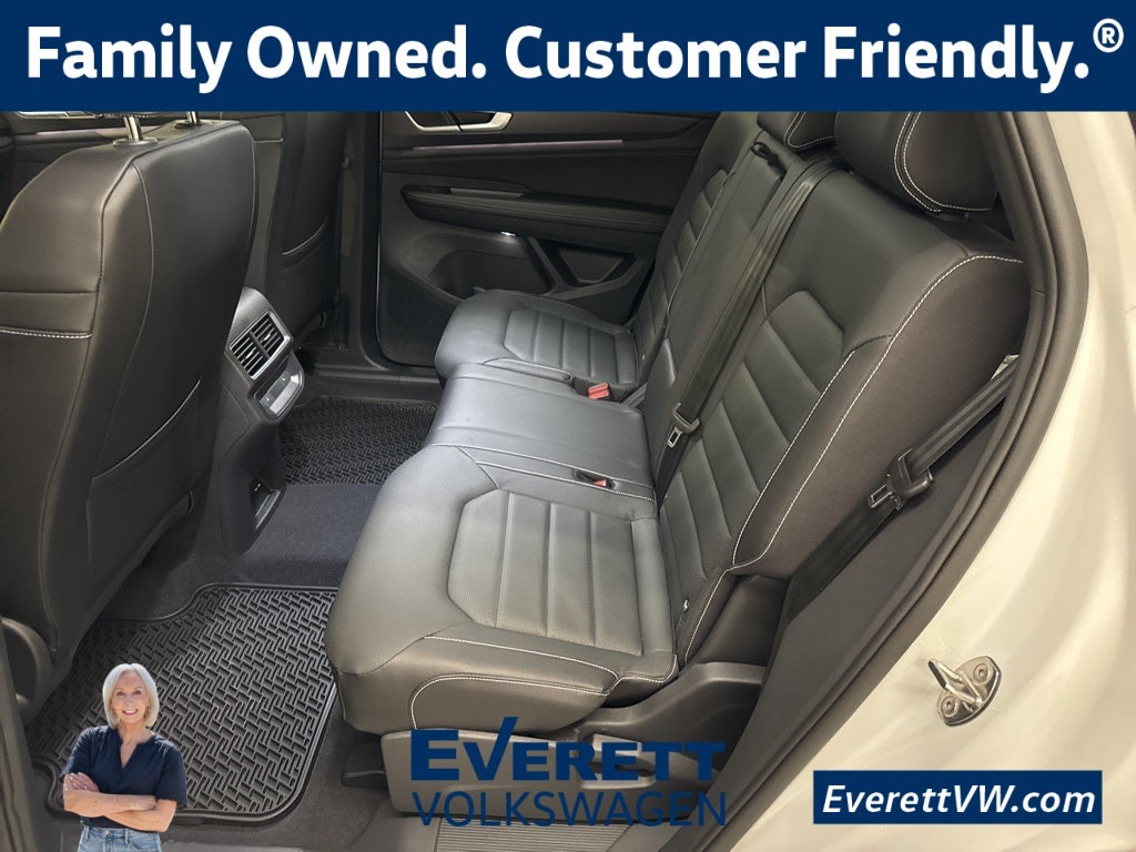 2026 Volkswagen Atlas Cross Sport 2.0T SEL R-Line Black