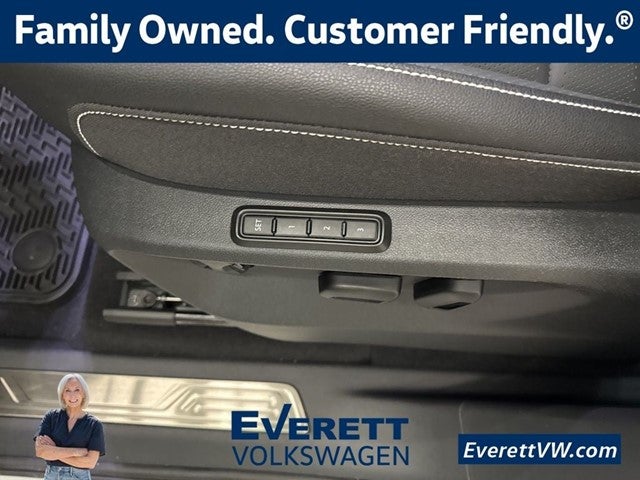 2026 Volkswagen Atlas Cross Sport 2.0T SEL R-Line Black