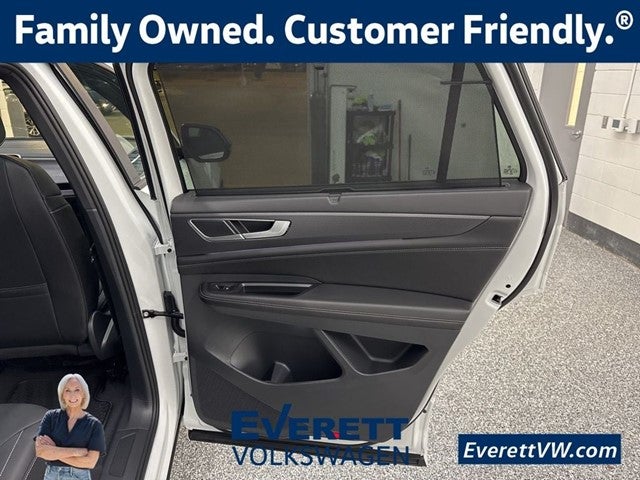 2026 Volkswagen Atlas Cross Sport 2.0T SEL R-Line Black