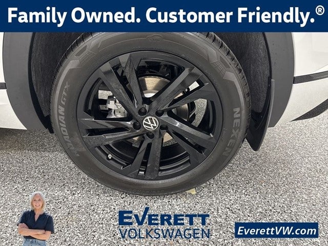 2026 Volkswagen Atlas Cross Sport 2.0T SEL R-Line Black