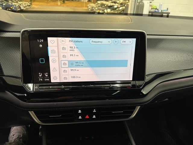 2026 Volkswagen Atlas Cross Sport 2.0T SEL R-Line Black