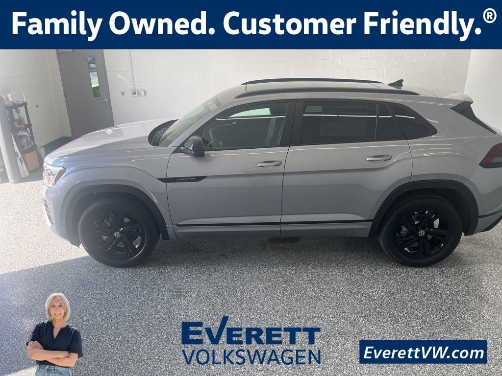 2026 Volkswagen Atlas Cross Sport 2.0T SEL R-Line Black
