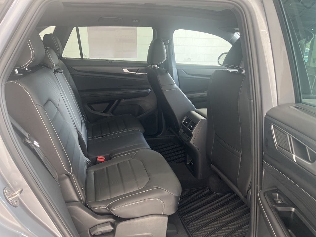 2026 Volkswagen Atlas Cross Sport 2.0T SEL R-Line Black