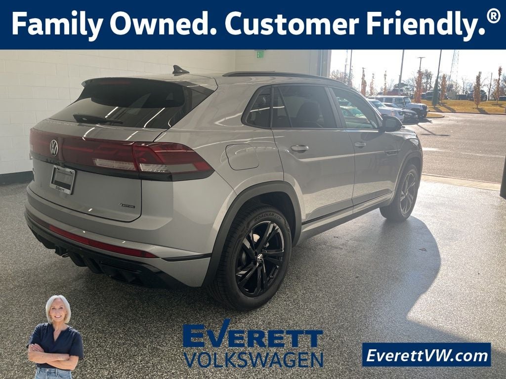 2026 Volkswagen Atlas Cross Sport 2.0T SEL R-Line Black