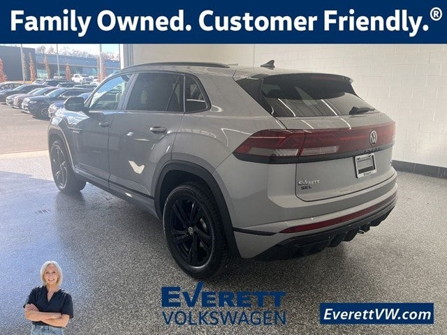 2026 Volkswagen Atlas Cross Sport 2.0T SEL R-Line Black