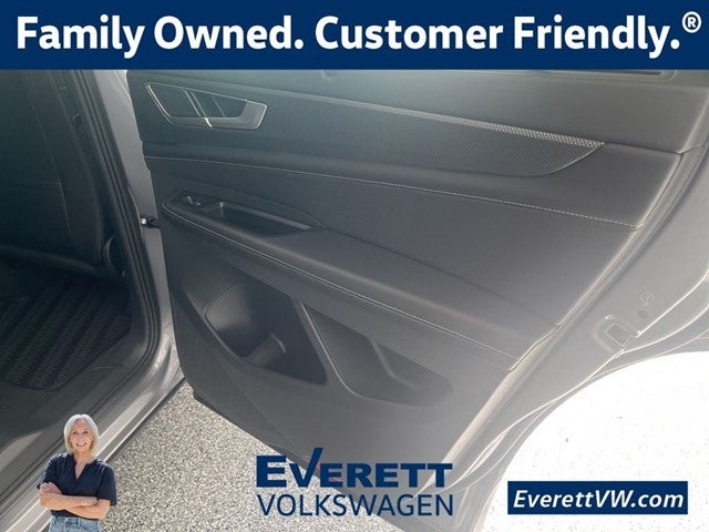 2026 Volkswagen Atlas Cross Sport 2.0T SEL R-Line Black