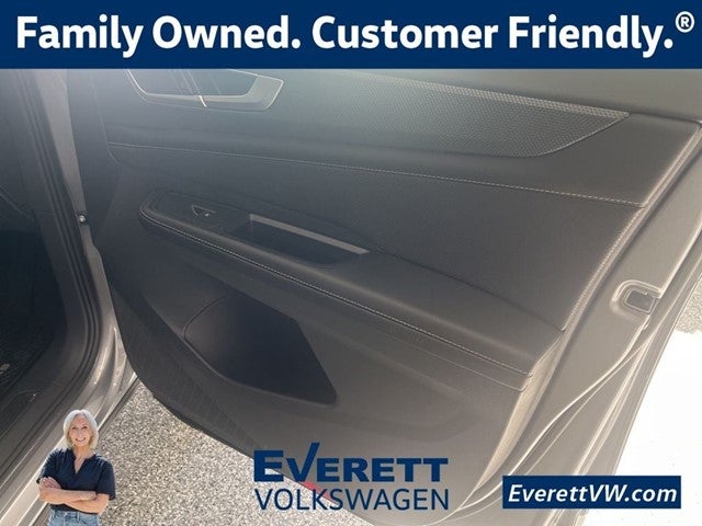 2026 Volkswagen Atlas Cross Sport 2.0T SEL R-Line Black