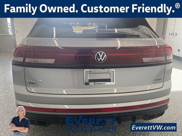 2026 Volkswagen Atlas Cross Sport 2.0T SEL R-Line Black