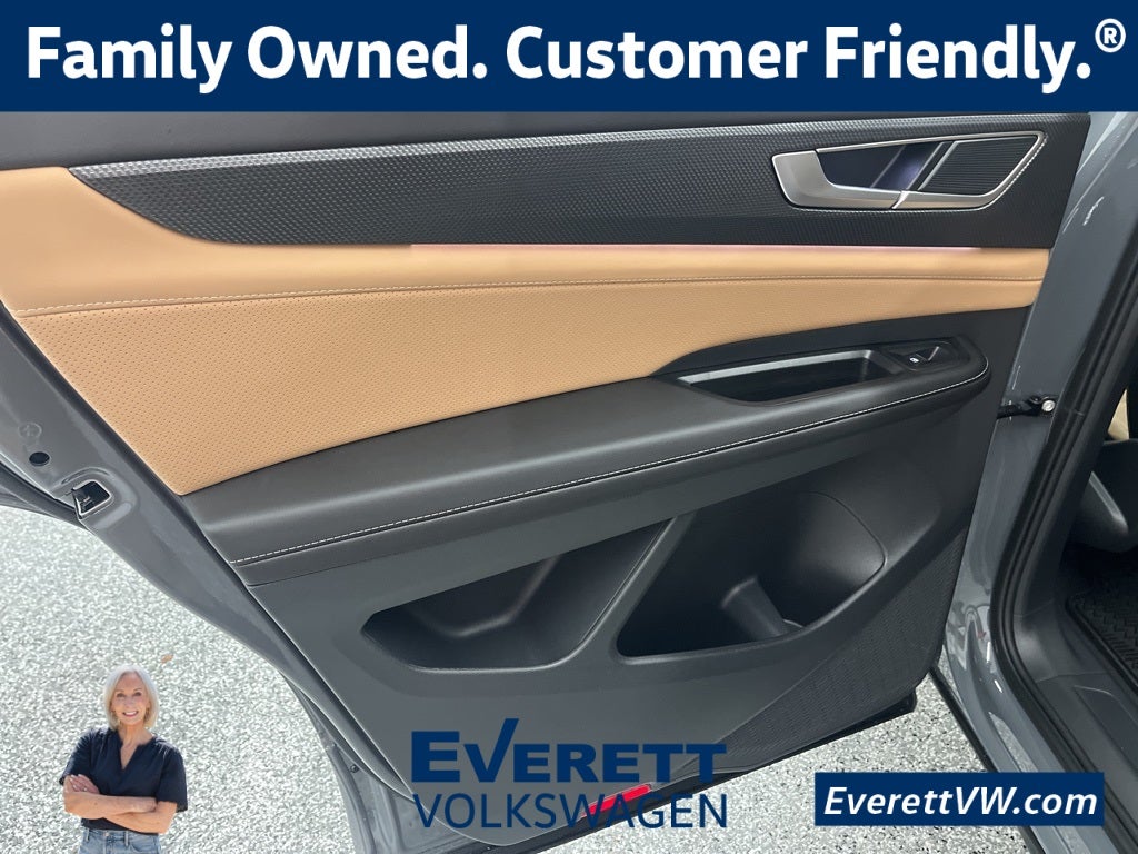 2026 Volkswagen Atlas Cross Sport 2.0T SEL R-Line Black