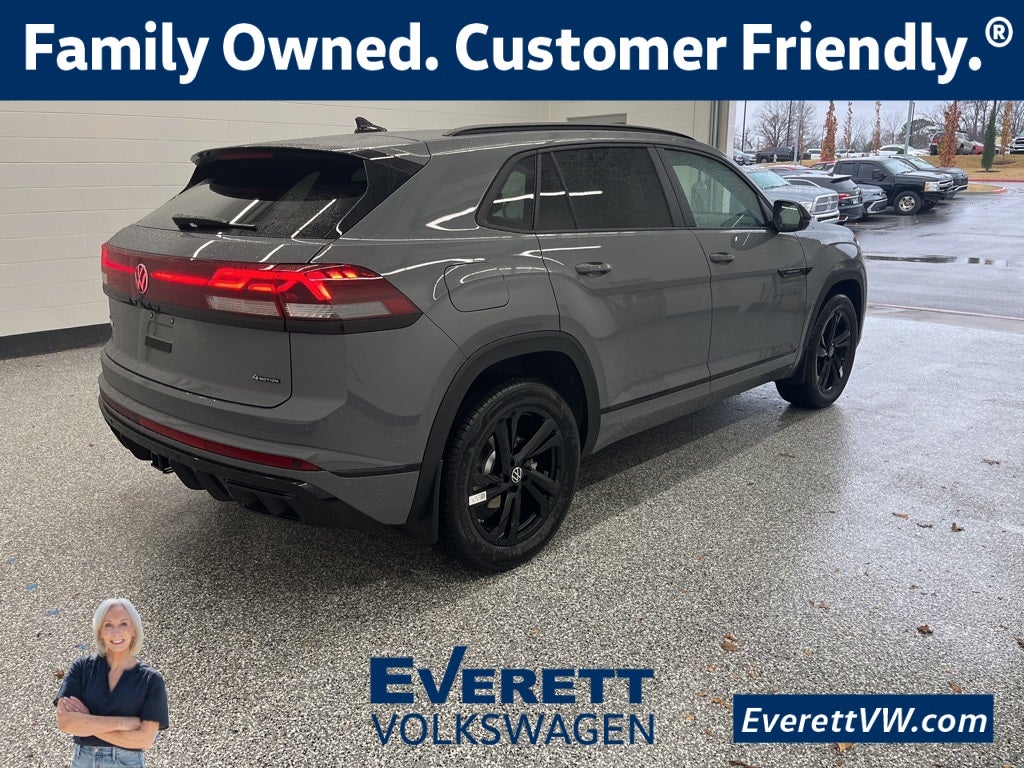 2026 Volkswagen Atlas Cross Sport 2.0T SEL R-Line Black