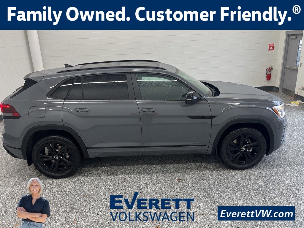 2026 Volkswagen Atlas Cross Sport 2.0T SEL R-Line Black