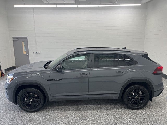 2026 Volkswagen Atlas Cross Sport 2.0T SEL R-Line Black