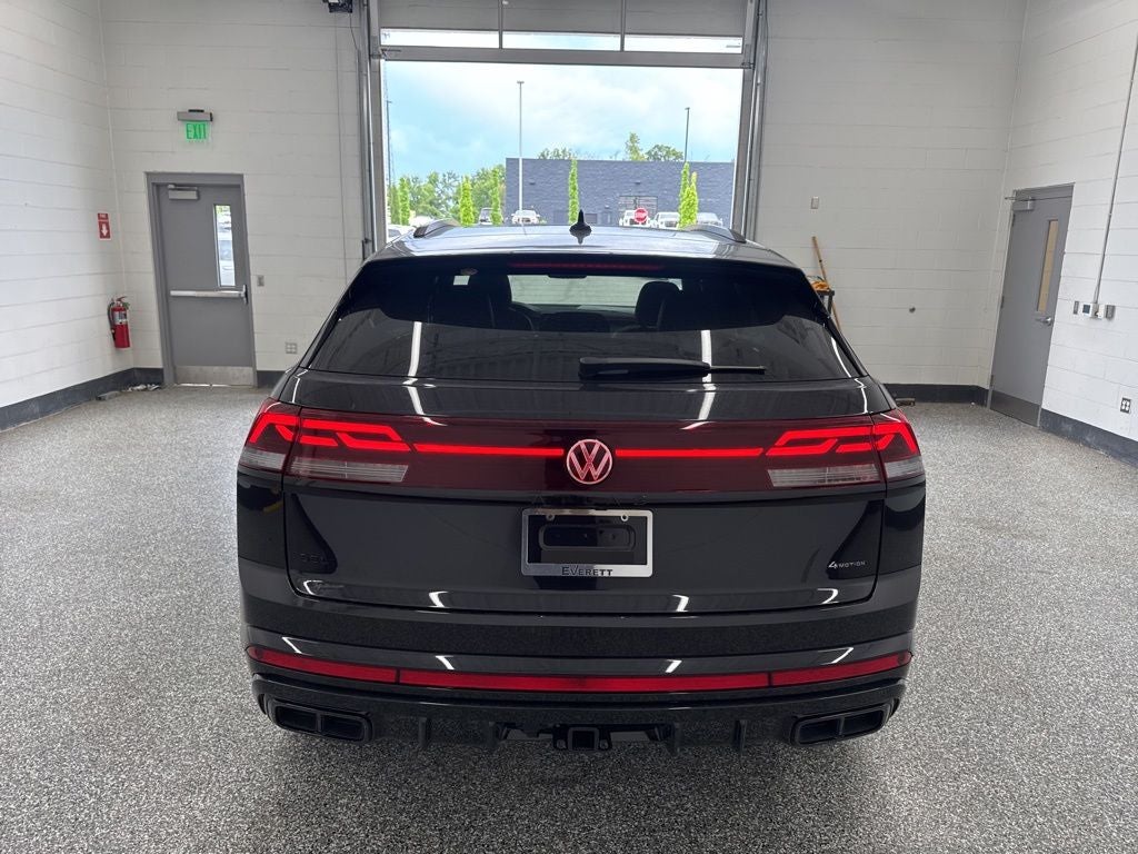 2026 Volkswagen Atlas Cross Sport 2.0T SEL R-Line Black