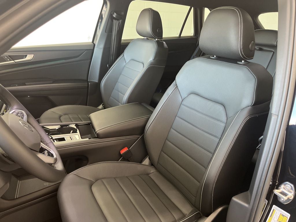 2026 Volkswagen Atlas Cross Sport 2.0T SEL R-Line Black